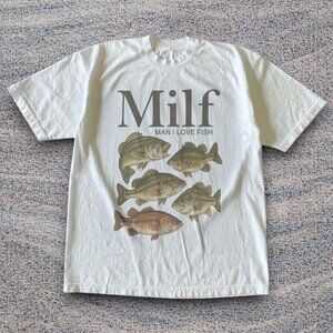 Y2K A "Man I Love Fish" graphic T-shirt